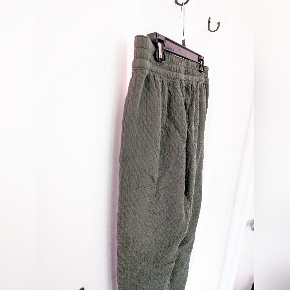 Madewell Pull-On High-Rise Tapered Pants in Diamond Jacquard - Picture 11 of 11